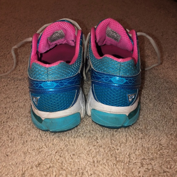 ASIC running shoe - Picture 3 of 4